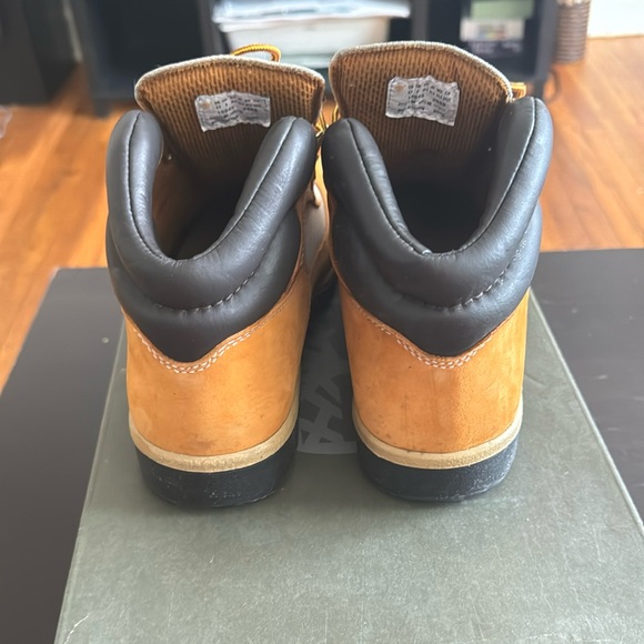 Timberland Brown and Gray junior Boots - Picture 2 of 11